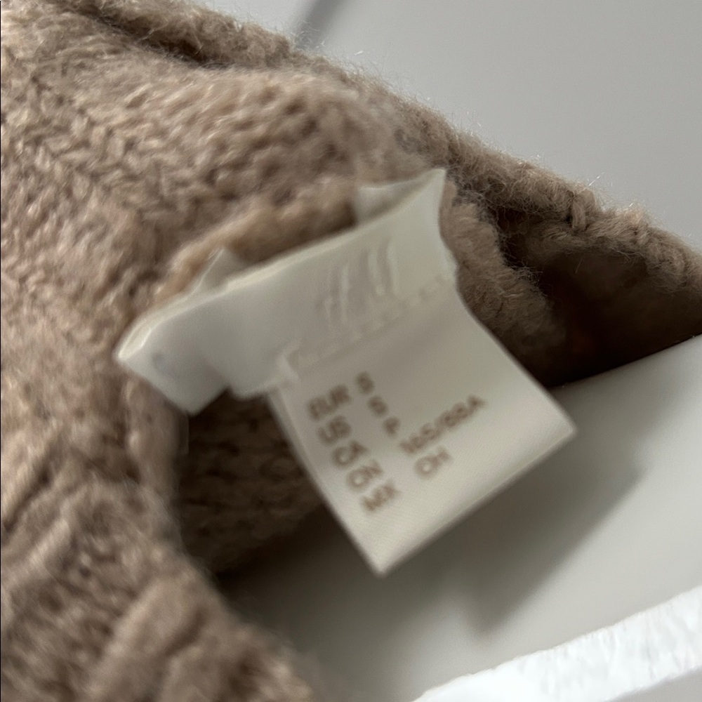 H&M Bert n’ Ernie Mock Neck Sweater NWOT - Picture 10 of 12